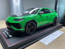 Load image into Gallery viewer, Lamborghini Urus Performante - Verde Viper - 1:18
