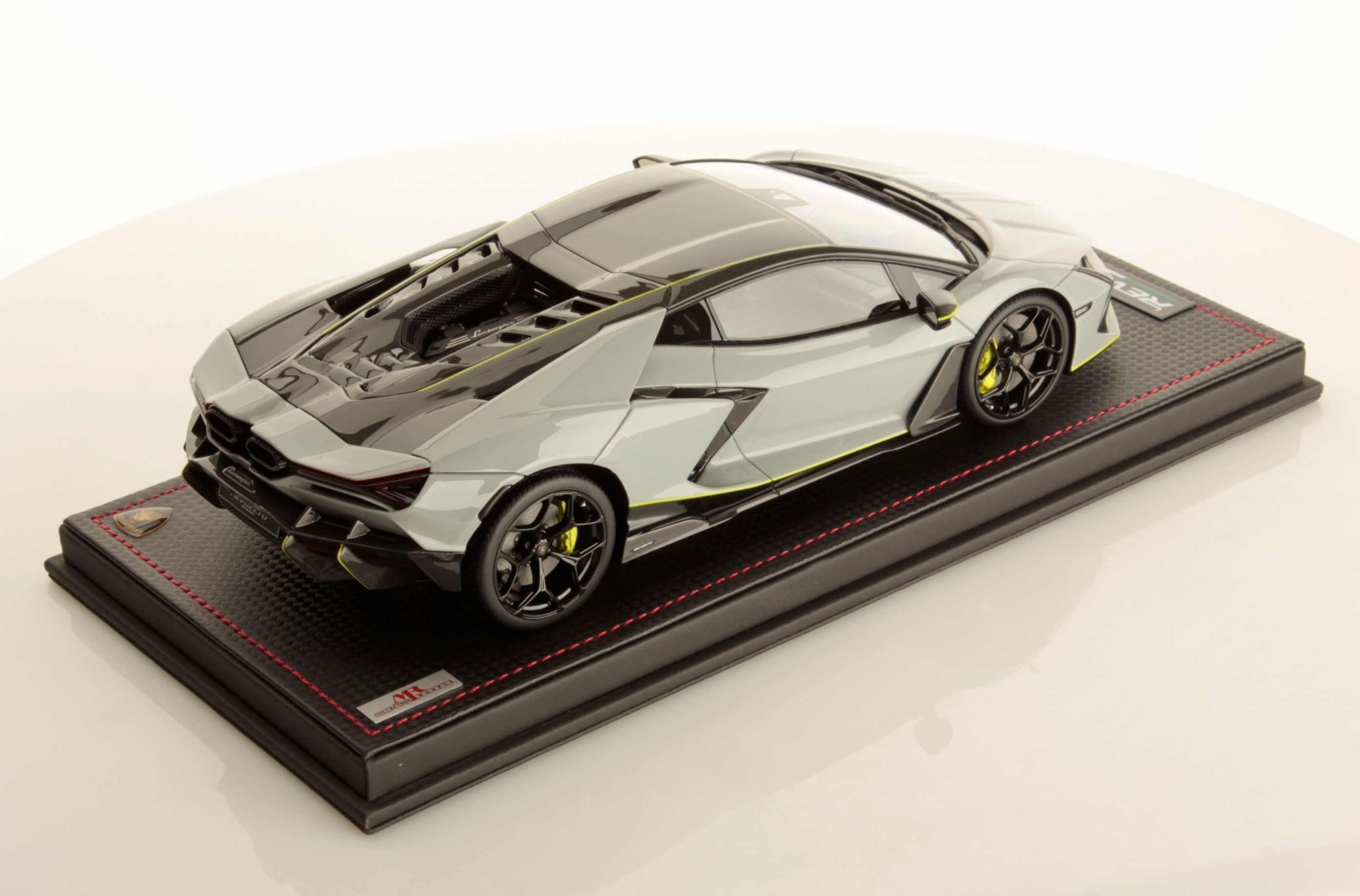 Lamborghini Revuelto - Grigio Haiti - 1:18