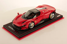 Load image into Gallery viewer, Ferrari Daytona SP3 Icona - Rosso Corsa - 1:18
